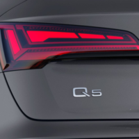 Audi-Q52.jpg