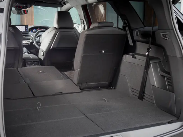 Second image of Peugeot 5008