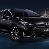 Toyota-Corolla-Altis2.webp
