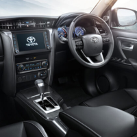 Toyota-Fortuner1.jpg